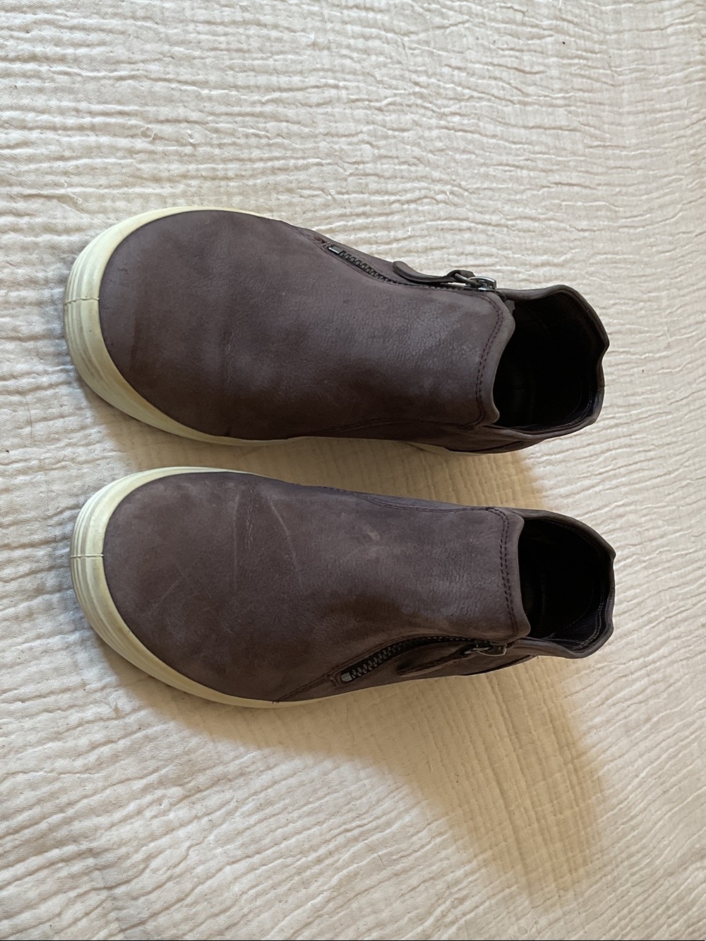 Ecco Women's Brown Leather Slip-On Sneakers with Side Zip